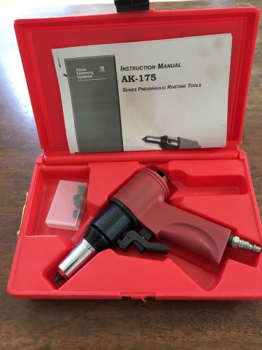 Huck Manufacturing AK-175A Power Set Pneudraulic Riveter with Holding Case
