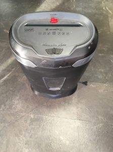 Staples SPL-TXC122A High Speed Shredder For Parts / As Is