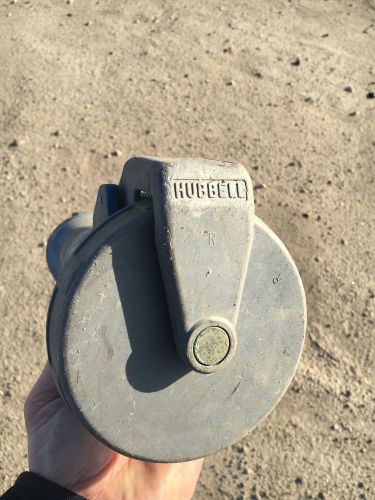 Hubbell Plug 4100C9W