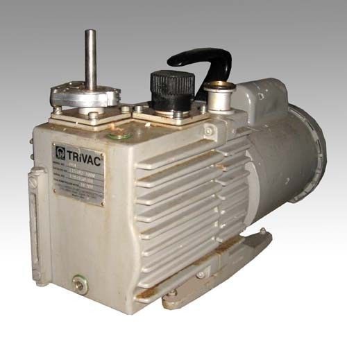 Leybold-Heraeus TriVac Model D8A Vacuum Pump with 1HP GE Motor (a)
