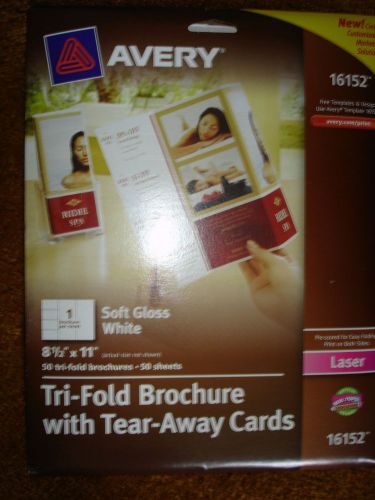 AVERY TRI-FOLD BROCHURE WITH TEAR-AWAY CARDS 16152