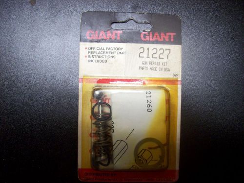 Giant # 21227- Repair Kit NEW For 21250B, 21260A, 21290C, Non Weep Trigger Guns
