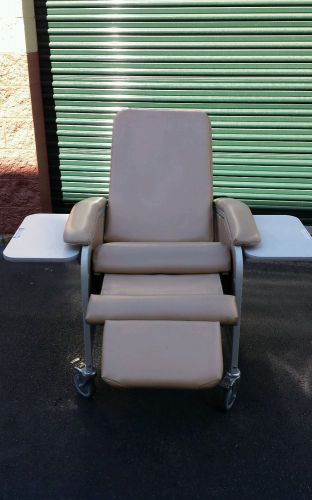 Winco Care Cliner Chair Model 653 Patient Chair