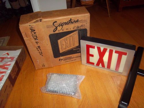 SIGNTURE EXIT LIGHTS NEW IN BOX NICE