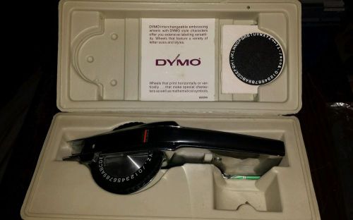VINTAGE DYMO DELUXE TYPEWRITER KIT 1550 with label maker, one font wheel, CASE