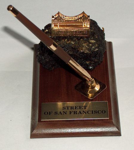 1993 San Francisco Street Golden Gate Bridge Pen Pencil Sharpener Desk Holder