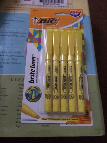 BIC Brite Liner Grip Highlighter  Yellow - Chisel Tip - NEW ( 5 pens)
