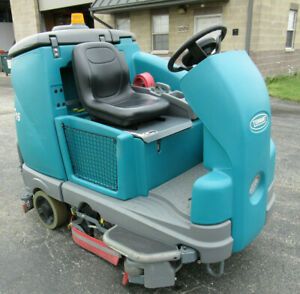 Tennant T16 Scrubber / Sweeper 36V Electric Only 173 Hours Very Good Condition!!