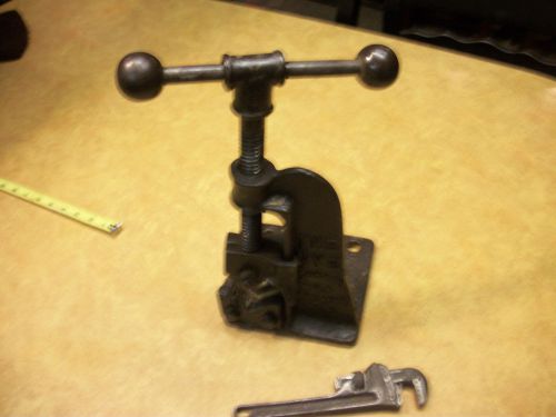 NEAT VINTAGE NYE TOOL CO.CHICAGO  PIPE VISE BENCH MOUNT &amp; RIDGID PIPE WRENCH SEE