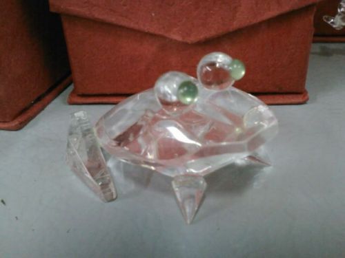 New in box Crystal clear Frog figurine 2&#034;1/2 X  2&#034; Great Christmas Gift box