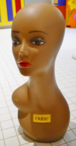 OUTRE WIG MANNEQUIN HEAD