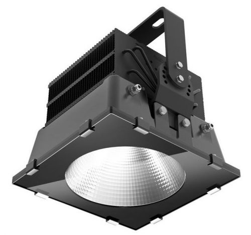 Innoled HIGH MAST LED Light 320w, 300 Diodes Full Spectrum 25600 LUMEN - USA