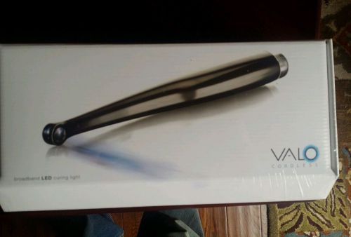 Ultradent Opalescence Valo Cordless Curing Light BRAND NEW .