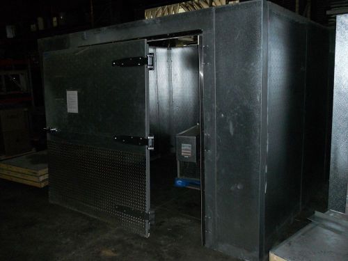 Used 10&#039; x 10&#039; x 8&#039; walk in cooler, good used with large pallet door for sale