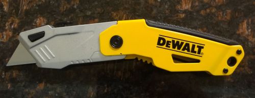Dewalt Auto-Loading Folding Utility Knife (2 X Knifes)   DWHT74475D