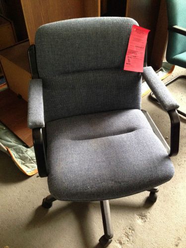 ***HEAVY DUTY MANAGER&#039;S SWIVEL CHAIR by HON OFFICE FURNITURE***