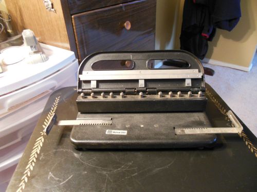 Vintage ACCO Mutual 250 Hole Puncher