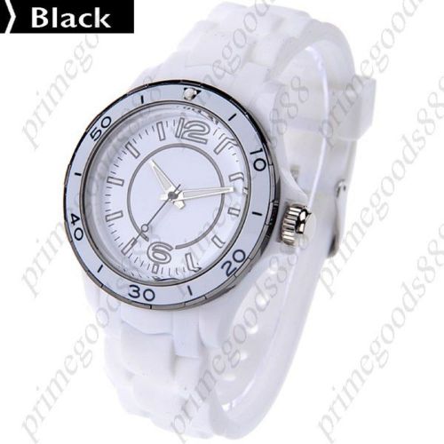 Stylish Unisex Quartz Wrist watch with Silicone Band in Black Free Shipping