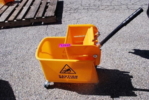 Plastic mop bucket combo with wringer on wheels (#l2518) for sale