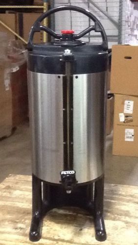 FETCO STAINLESS STEEL 1.5 GALLON THERMAL COFFEE AND HOT BEVERAGE DISPENSER
