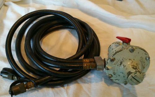 FISHER GOVERNOR CO TYPE Y200 LP GAS REGULATOR WITH HOSE
