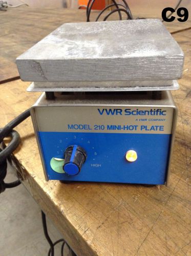 VWR Scientific Mini-Hotplate Model 210 Cat No 33918-556 120VAC 50/60Hz 325W Max