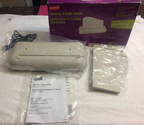 Staples Electric 3-Hole Punch, 30 Sheet Capacity, White (37959)- NEW