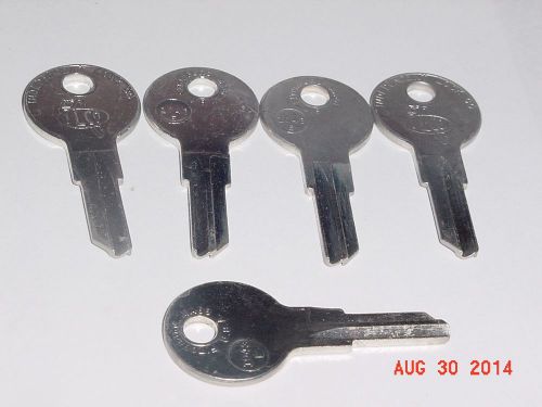 LOCKSMITH NOS Key Blanks lot of 25 Illinois Locks 1043E Ilco vintage