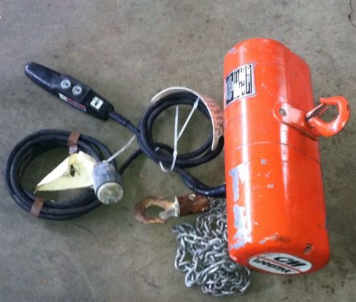 Cm lodestar 1/2 ton (f) electric chain hoist (16 fpm 30&#039; lift) for sale