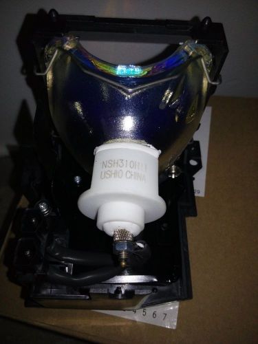 ORIGINAL Hitachi Projector Lamp DT00601- lowest Only 2 left