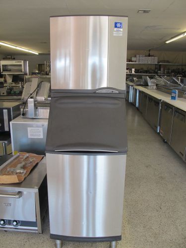 MANITOWOC QY0424A ICE MAKER MACHINE WITH A 570lb ICE BIN