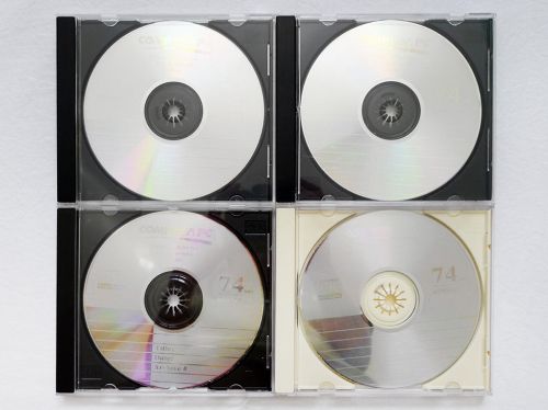 LOT 4 COMPUSA Blank Recordable/Rewriteable CD-RW 74min 650mb + Jewel Cases