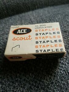 Vintage Ace Scout Staples no. 200 with instructions 1000 count. Full box.