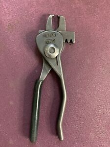 Heyco #29 Strain Relief Bushing Assembly Pliers