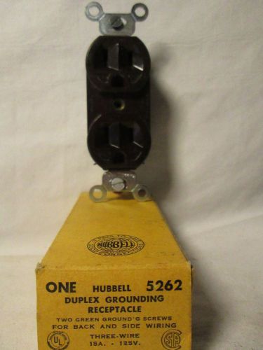 Hubbell Duplex Grounding Receptacle Three wire 15a 125v Back and Side Wiring