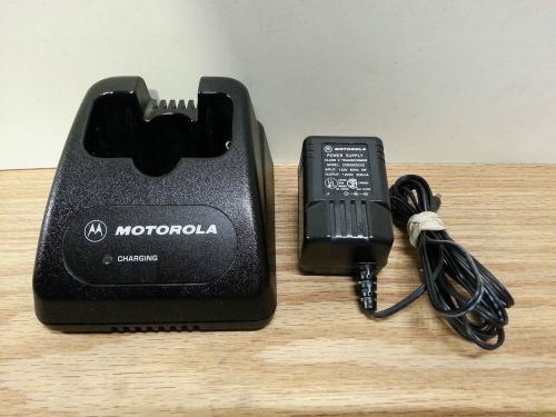 Lot of 5 genuine motorola 2-way radio chargers for sp50 htn9014/a/c charger for sale