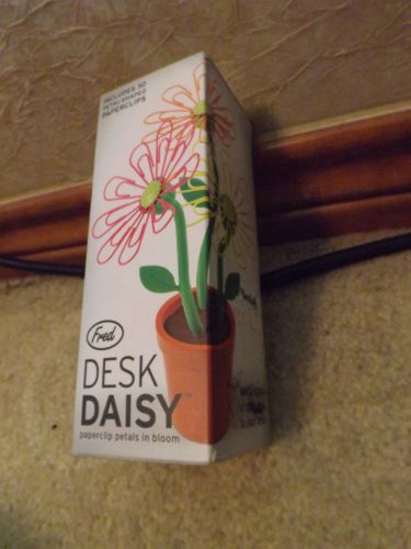 DESK DAISY Paper Clip Organizer ~ Office Desk Flower