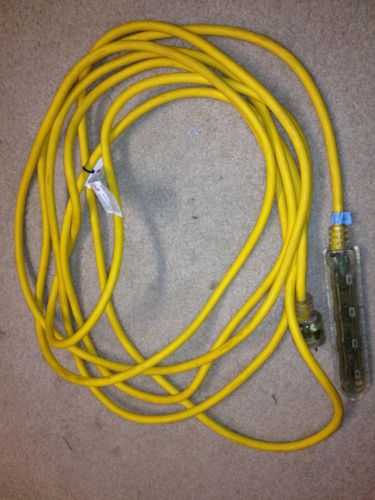 25 FEET YELLOW EXTENSION CORD HEAVY DUTY OUTDOOR LIGHTED END