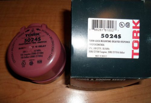 TORK 5024S PHOTOCONTROL TURN LOCK PLUG 208-277 VAC 50/60HZ (NEW IN BOX)