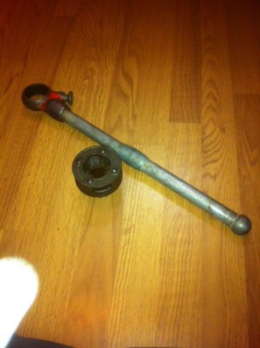 Ridgid 00-r ratcheting pipe threader w/ 1&#034; die head and handle. handheld for sale
