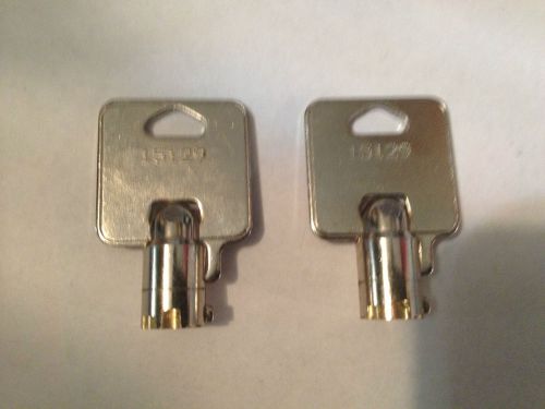 2 Homak-keys CODES F1-99,G1-99,H1-99,K1-99,R1-99,Q1-99,P1-99,L1-99 Lock Key