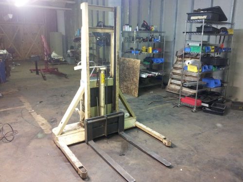 Crown Pallet Stacker Model 20BS Manual Lift Trucks *LOCAL PICKUP ONLY*