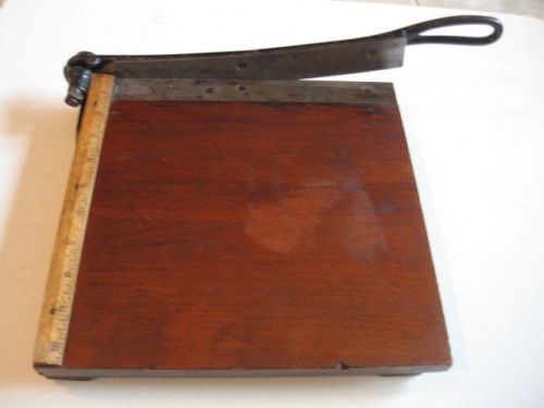 Vintage MILTON BRADLEY &#034;STUDIO&#034; Paper Cutter MONARCH 10&#034; wood cast iron