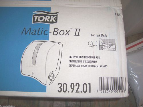 New in Box Tork Matic 2 Roll Paper Towel Dispenser Off White