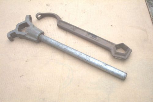 VINTAGE ELKHART AND WATEROUS FIRE HYDRANT AND HOSE WRENCH SPANNER