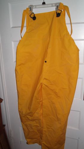 BOSS MANUFACTURING COMPANY yellow Bib RAIN OVERALLS Sz XL 35m rubber rain pants