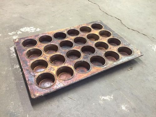Chicago Metallic 24 Cup Glazed Commercial Muffin Pan 26x18