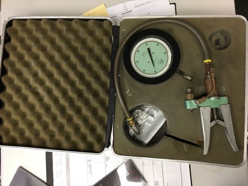 Pneumatic Calibration Unit 0-60 PSI In Foam Padded Case Calibrator