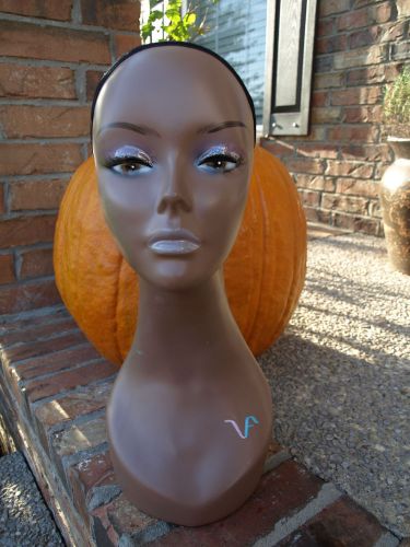 BEAUTIFUL MANNEQUIN HEAD - Wig/Hat Display, *** VIVICA A FOX*** GREAT CONDITION!