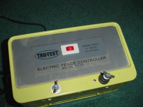 HOL  DEM  ELECTRIC FENCE  MODEL TT-51   YELLOW  NICE CONDITION POWERS UP ALSO